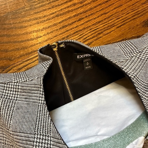 Express plaid puff sleeve belted sheath dress - Picture 5 of 6